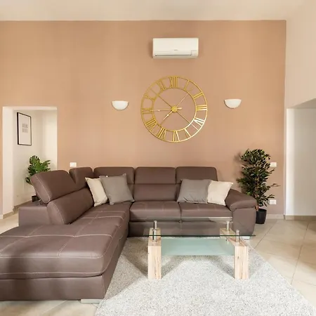 Residenza Piazza Di Spagna Апартаменты *